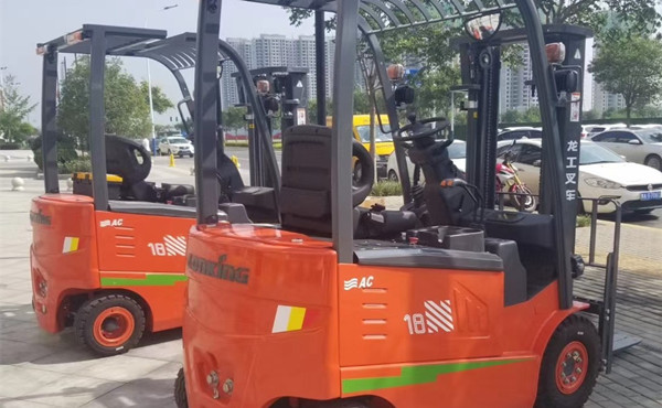 無錫電瓶叉車-無錫電動(dòng)叉車